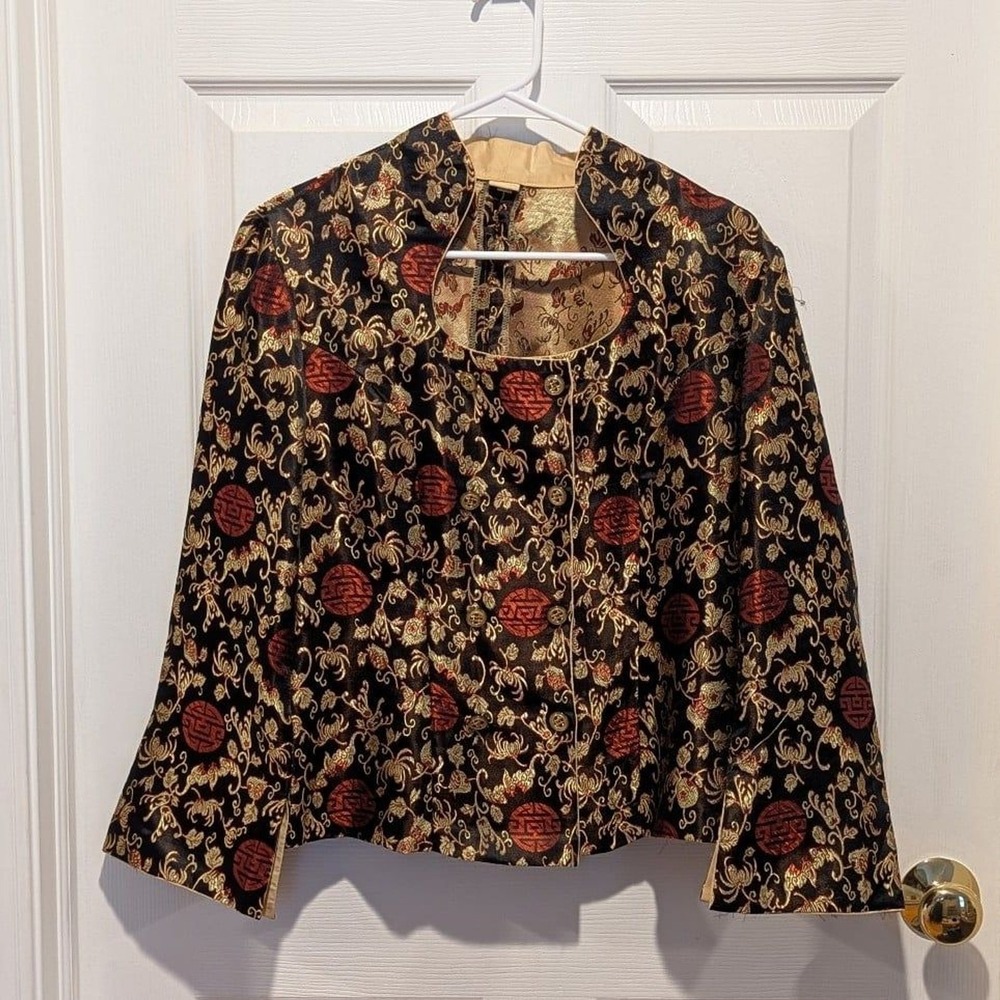 Vintage T & M Silk Black Red & Gold 100% Silk Vietnamese Long Sleeve Jacket